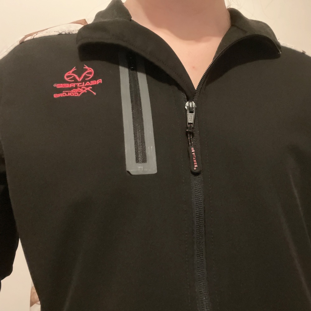 Realtree Jacket - Picture 2 of 3